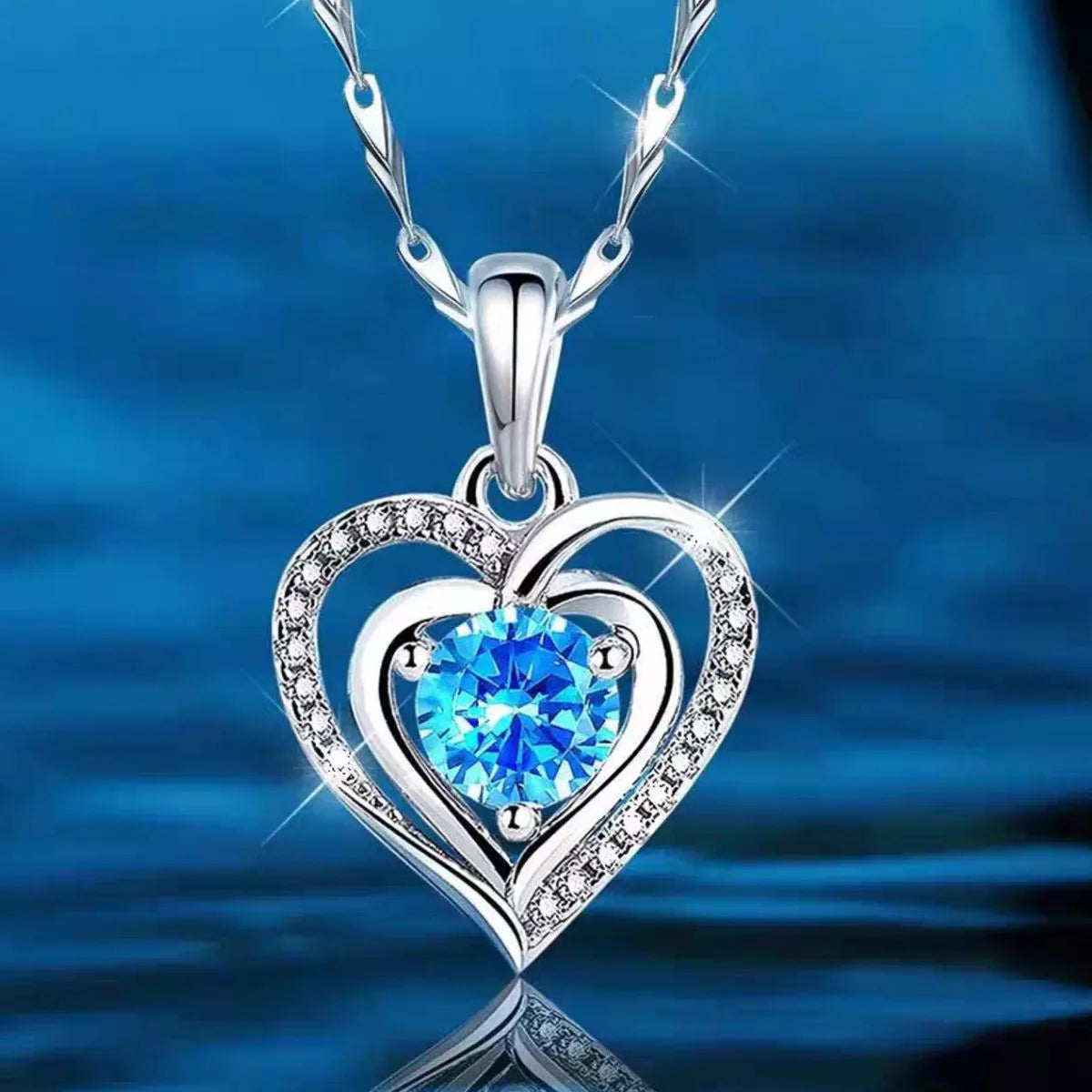 Sterling silver heart necklace chain detail