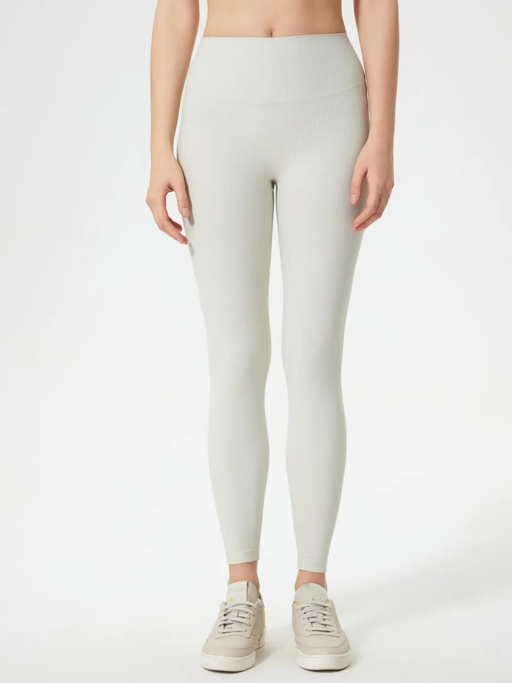Yoga leggings side seam detail