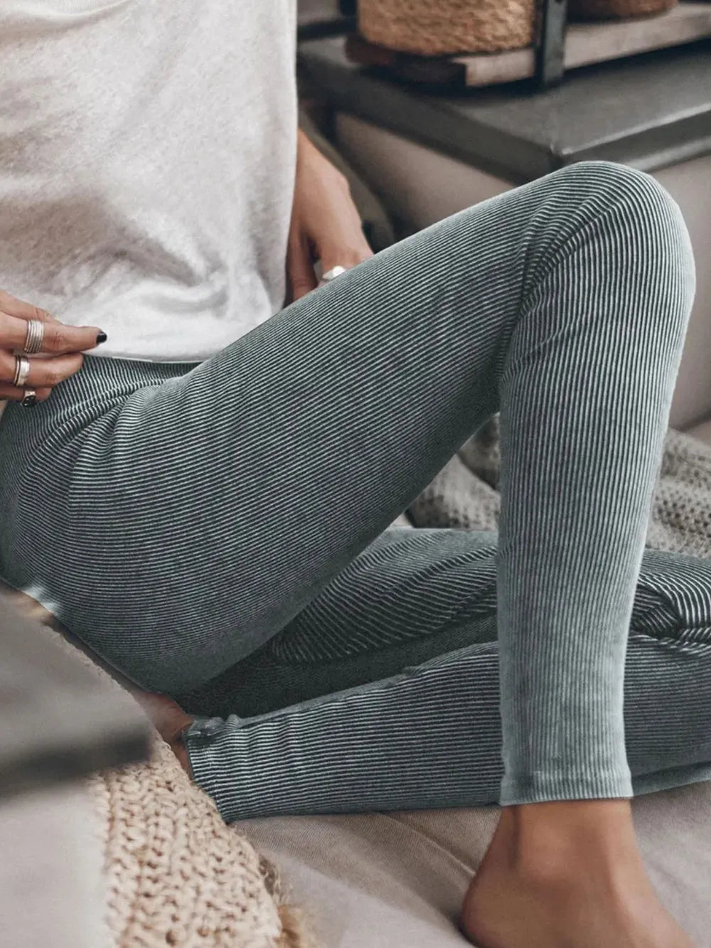Ribbed elastic waist leggings front view in dark gray
