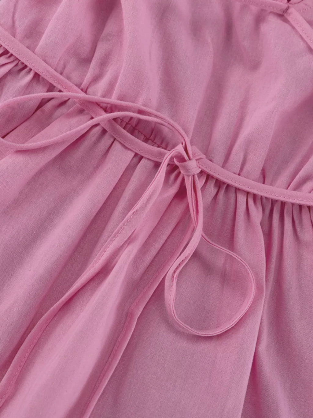 Maxi dress neckline and sleeve detail