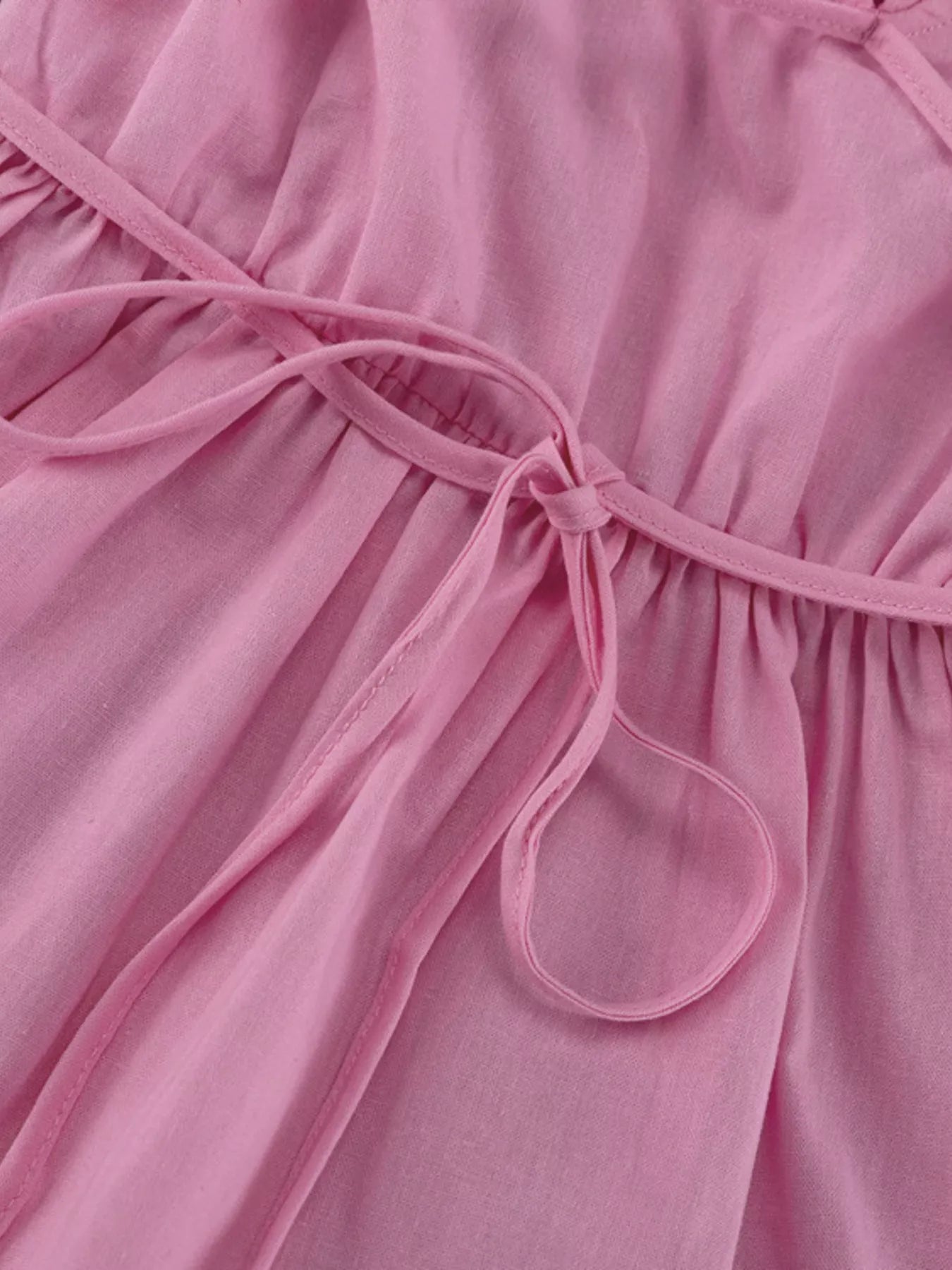Maxi dress neckline and sleeve detail