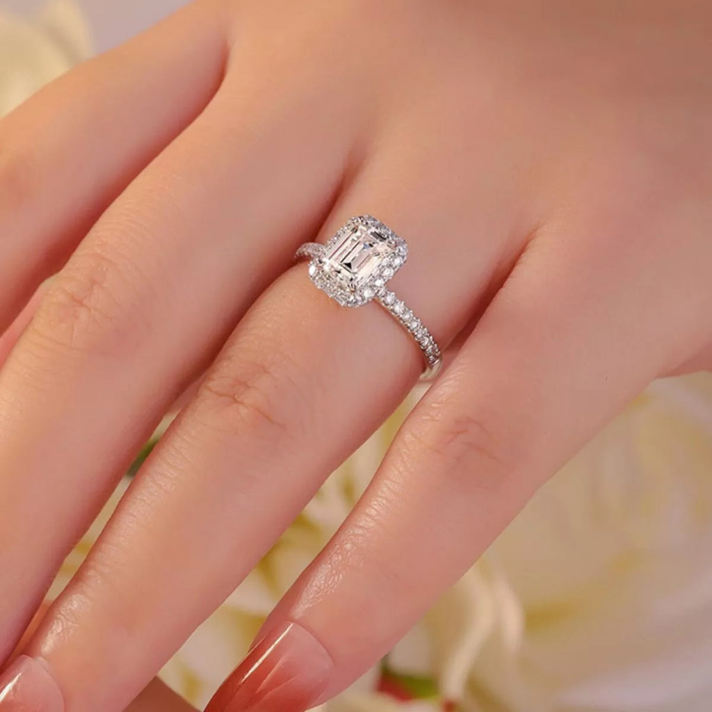 Moissanite ring band detail