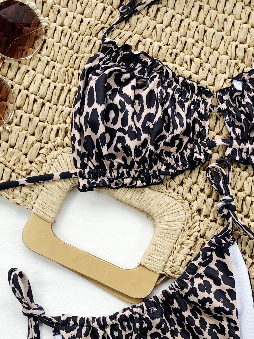 Frill trim bikini top halter neck close up