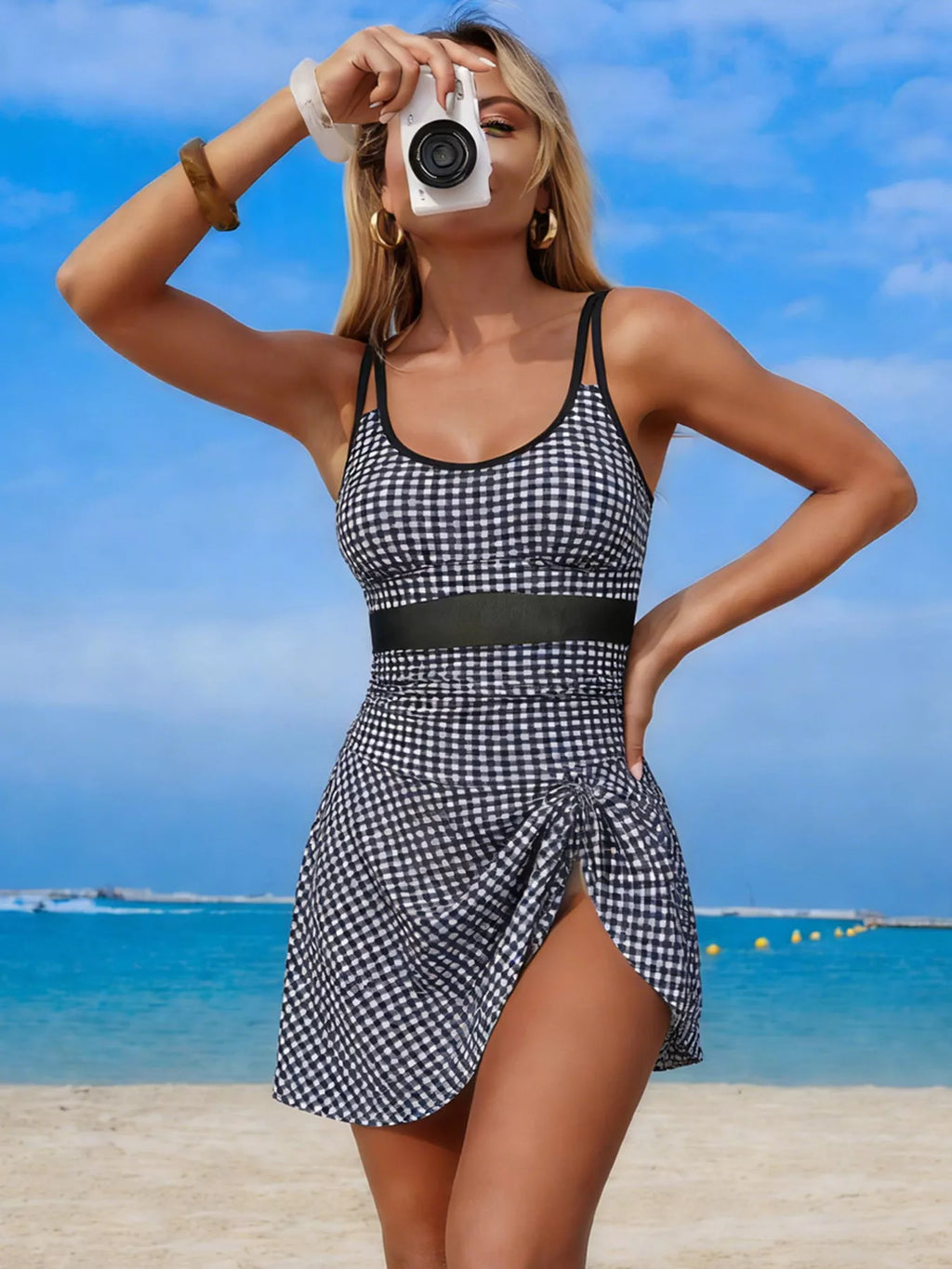 Mesh panel scoop neck one piece swimsuit styled poolside