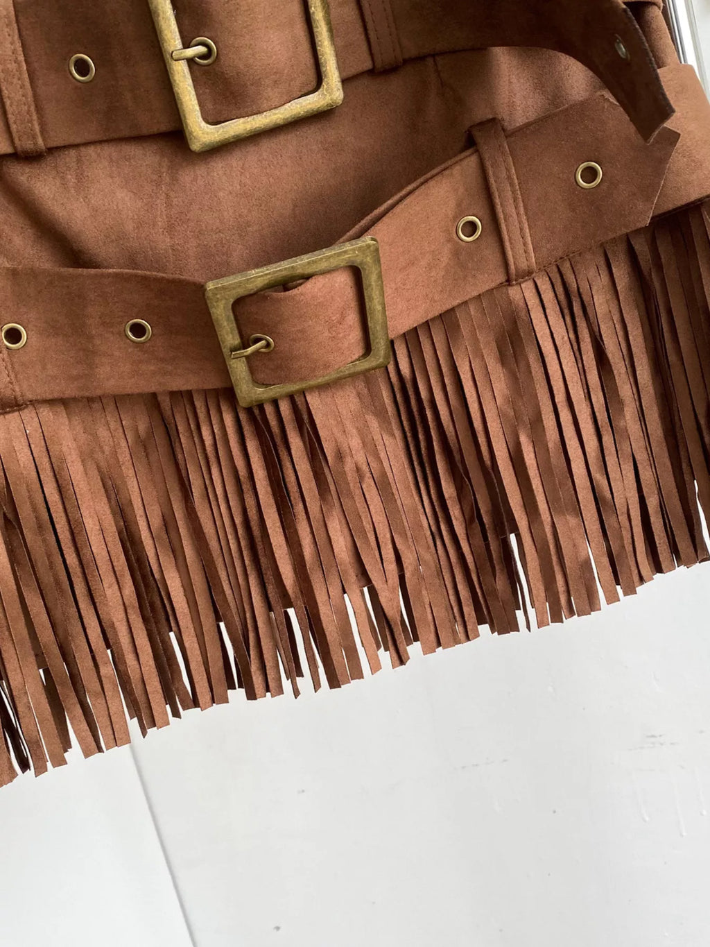 Belted fringe skirt in khaki color