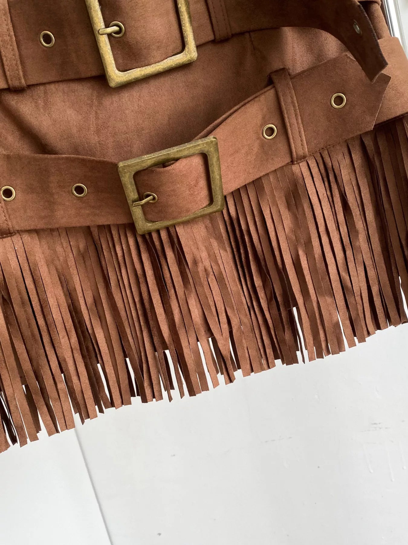 Belted fringe skirt in khaki color