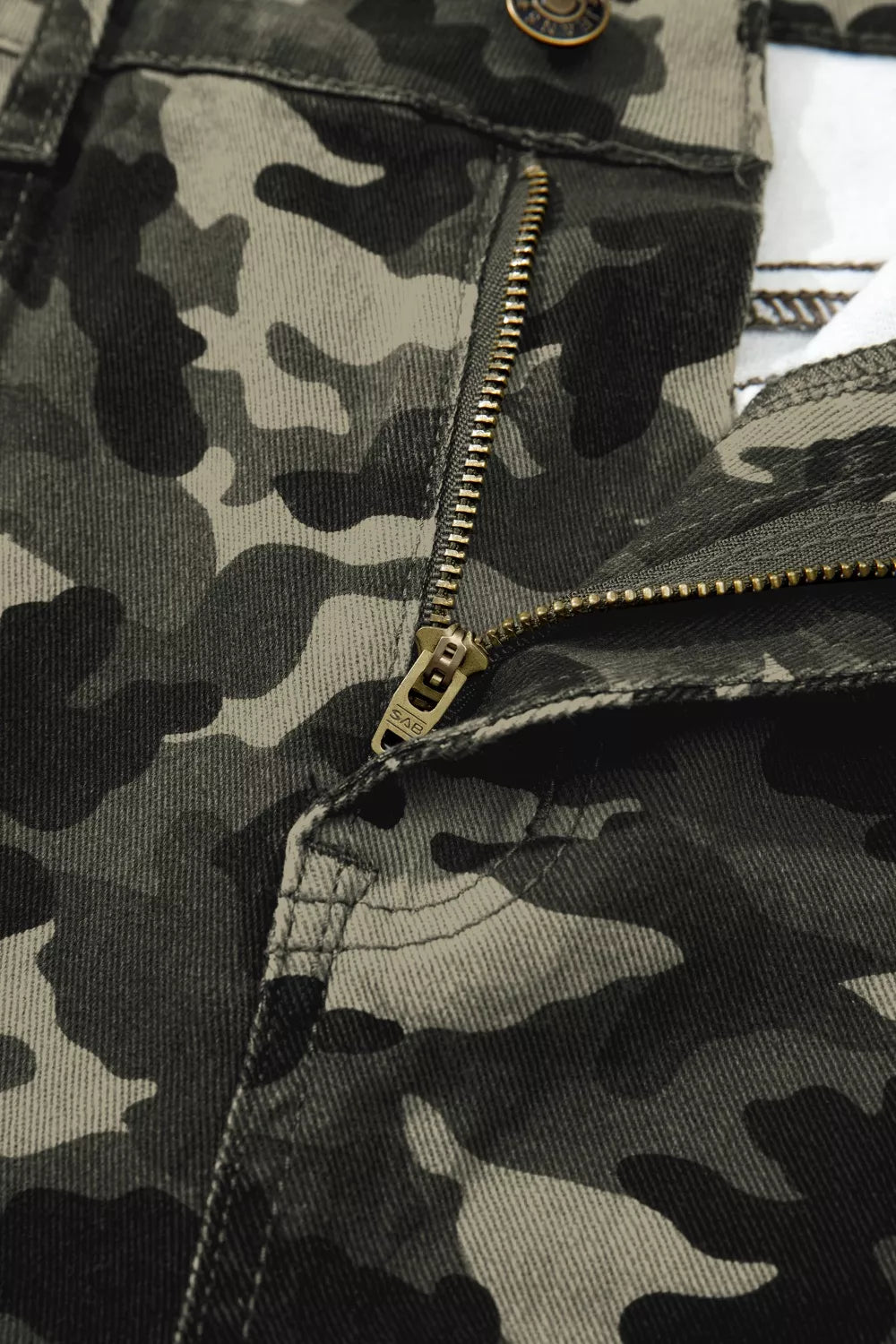 Camo cargo pants hem and leg detail
