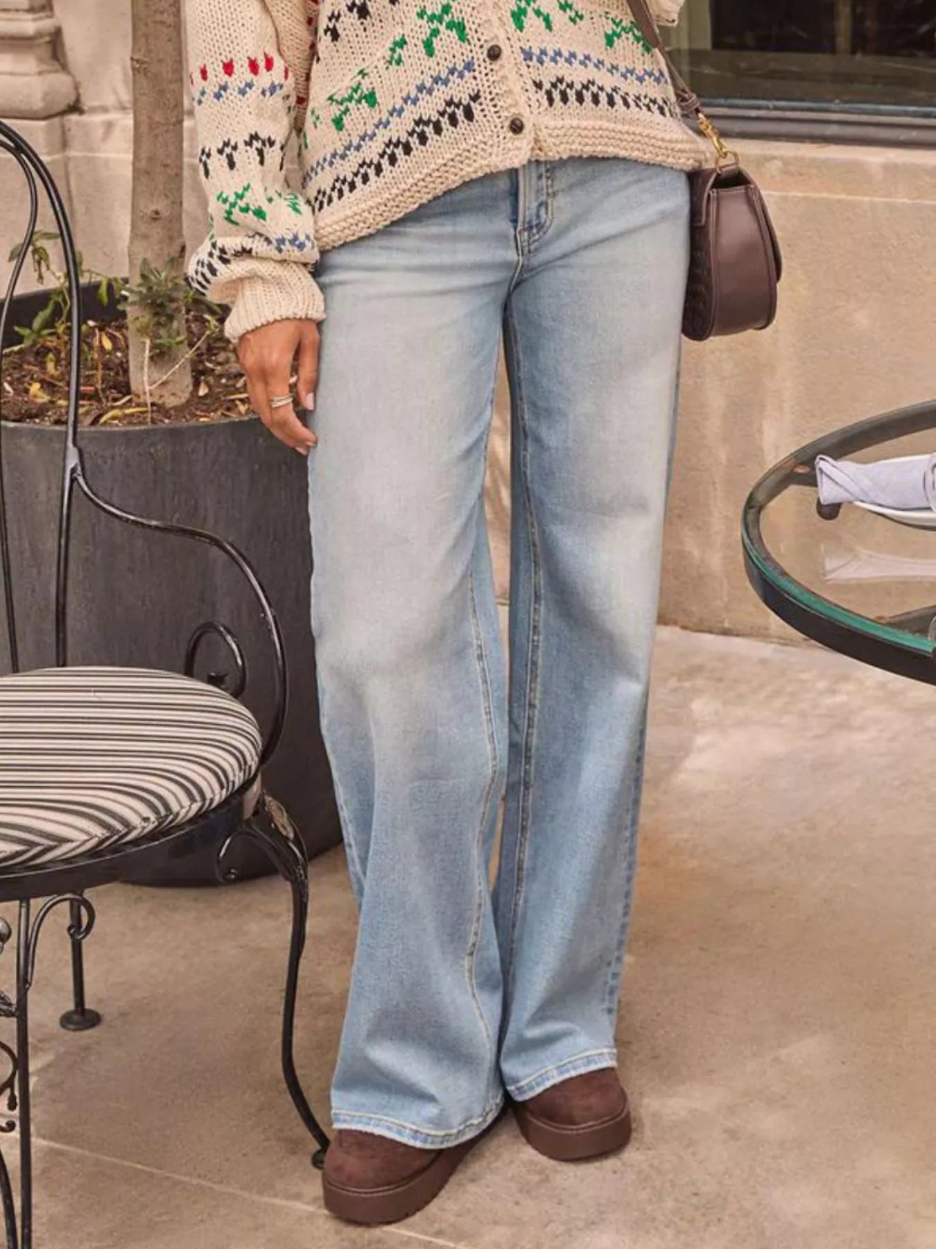 Washed wide leg jeans in dark blue full view