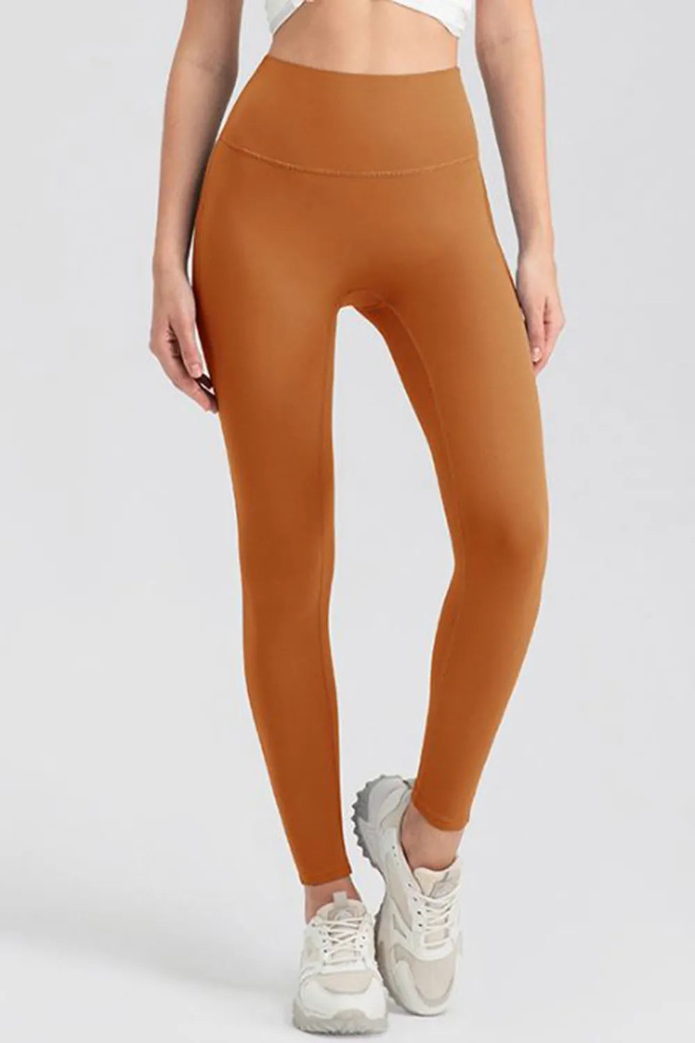 High waist skinny active pants on model side