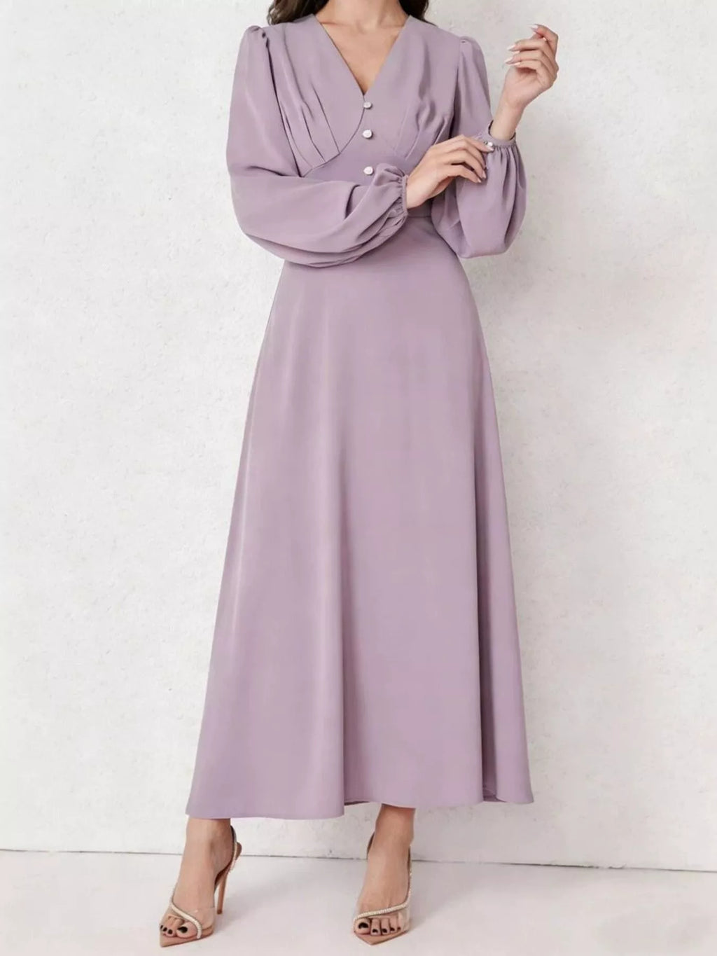 Close up of balloon sleeve detail on maxi dress
