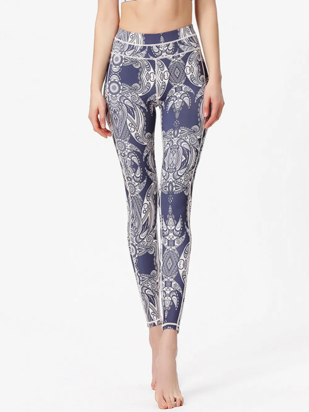 Printed active leggings fabric stretch detail