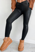 Black pocketed V cut waist leggings front view