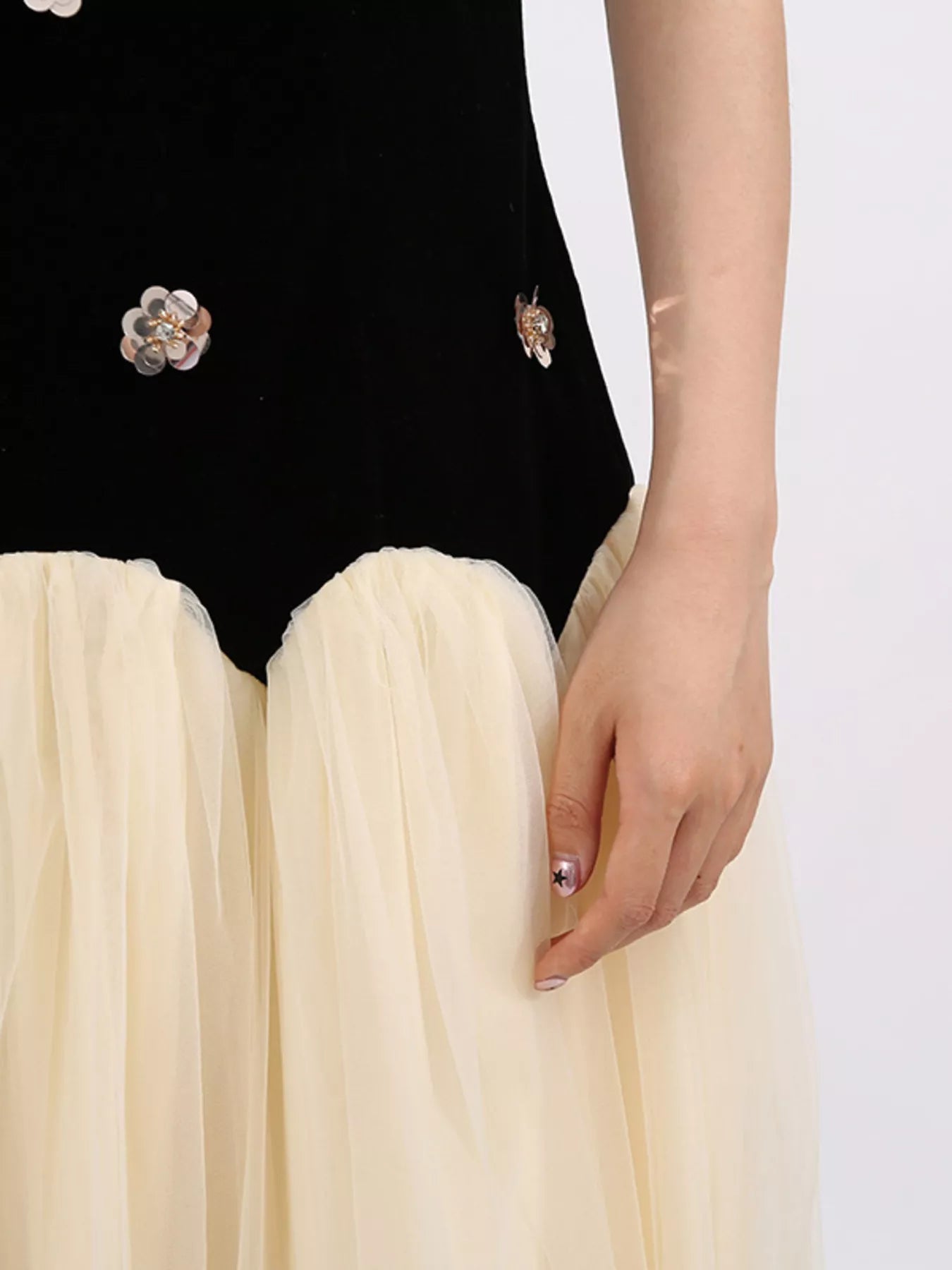 Tulle maxi dress neckline detail
