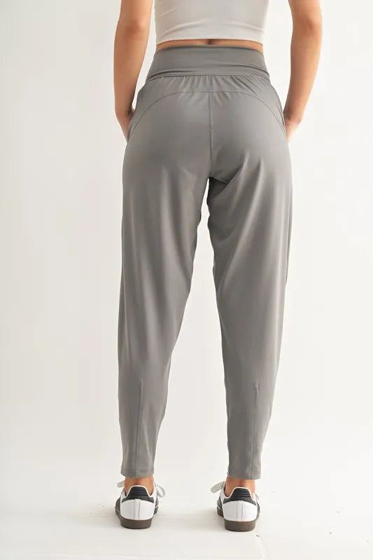 High waisted active pants side view showing pocket