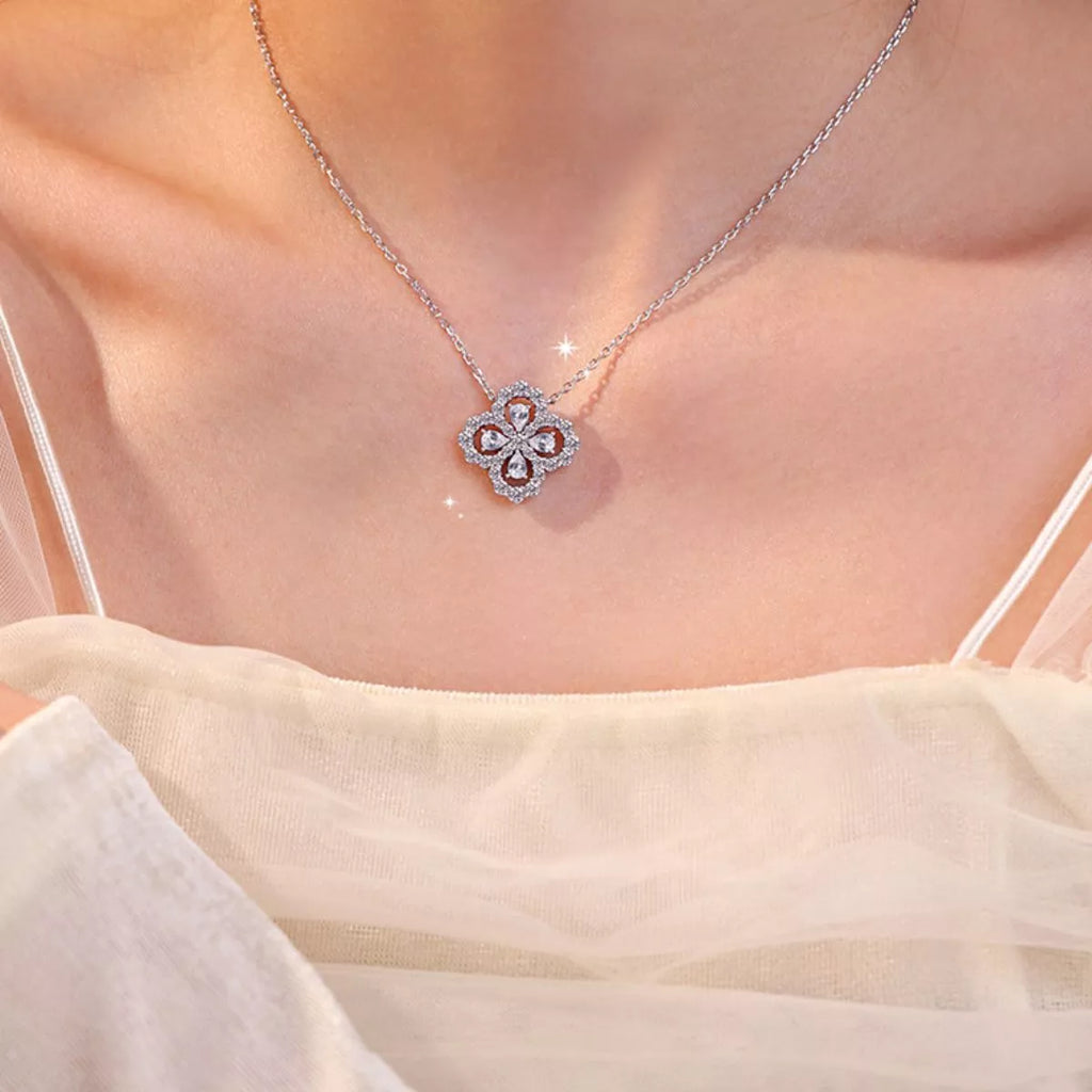 Clover pendant necklace side view