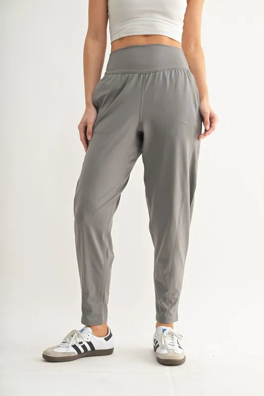Flowbarrel high waisted active pants front view in pewter