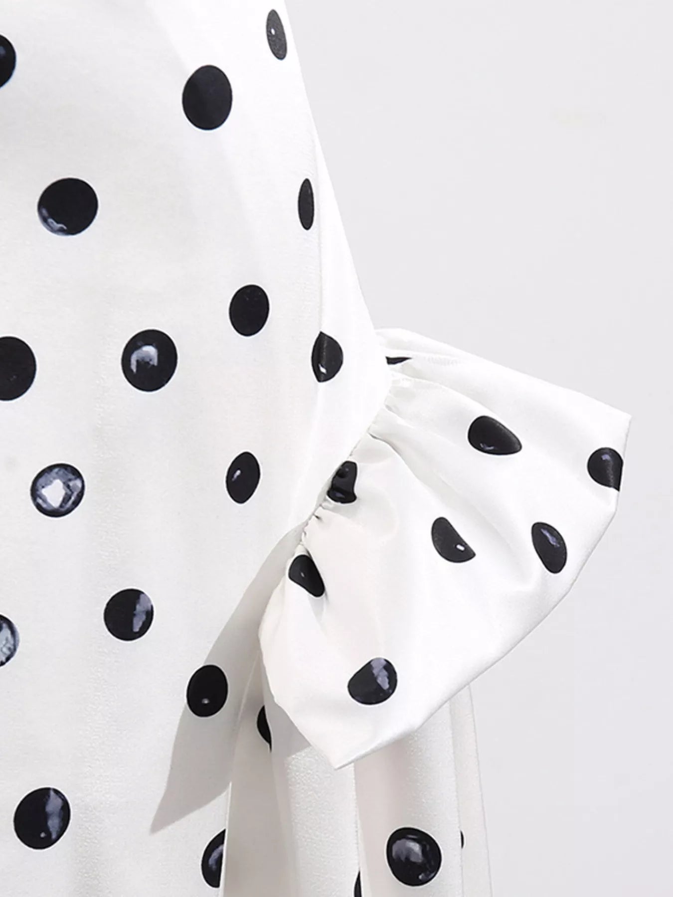 Polka dot skirt summer styled look