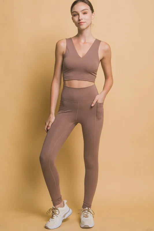 High waist leggings with side pockets front view