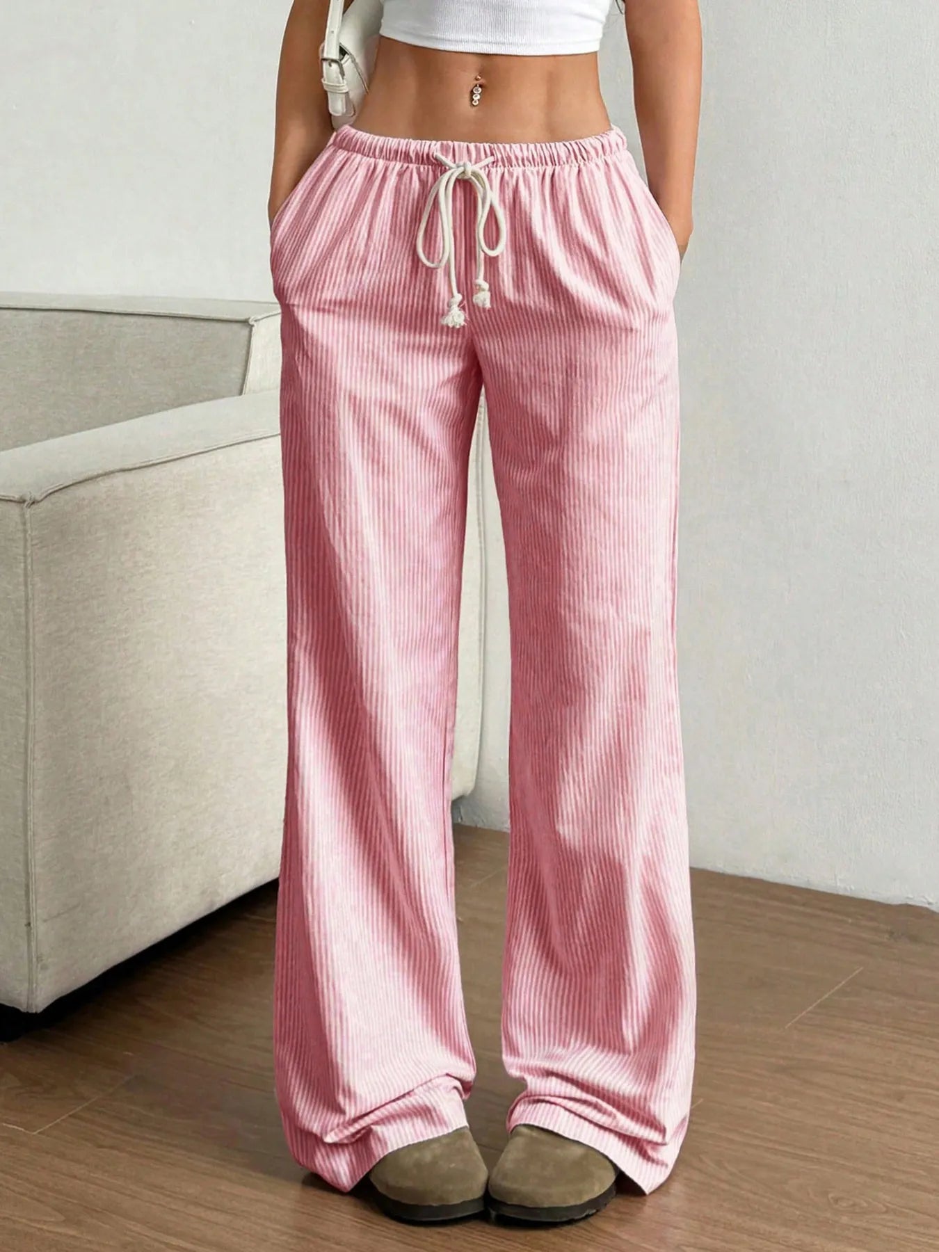 Striped wide leg pants hem detail