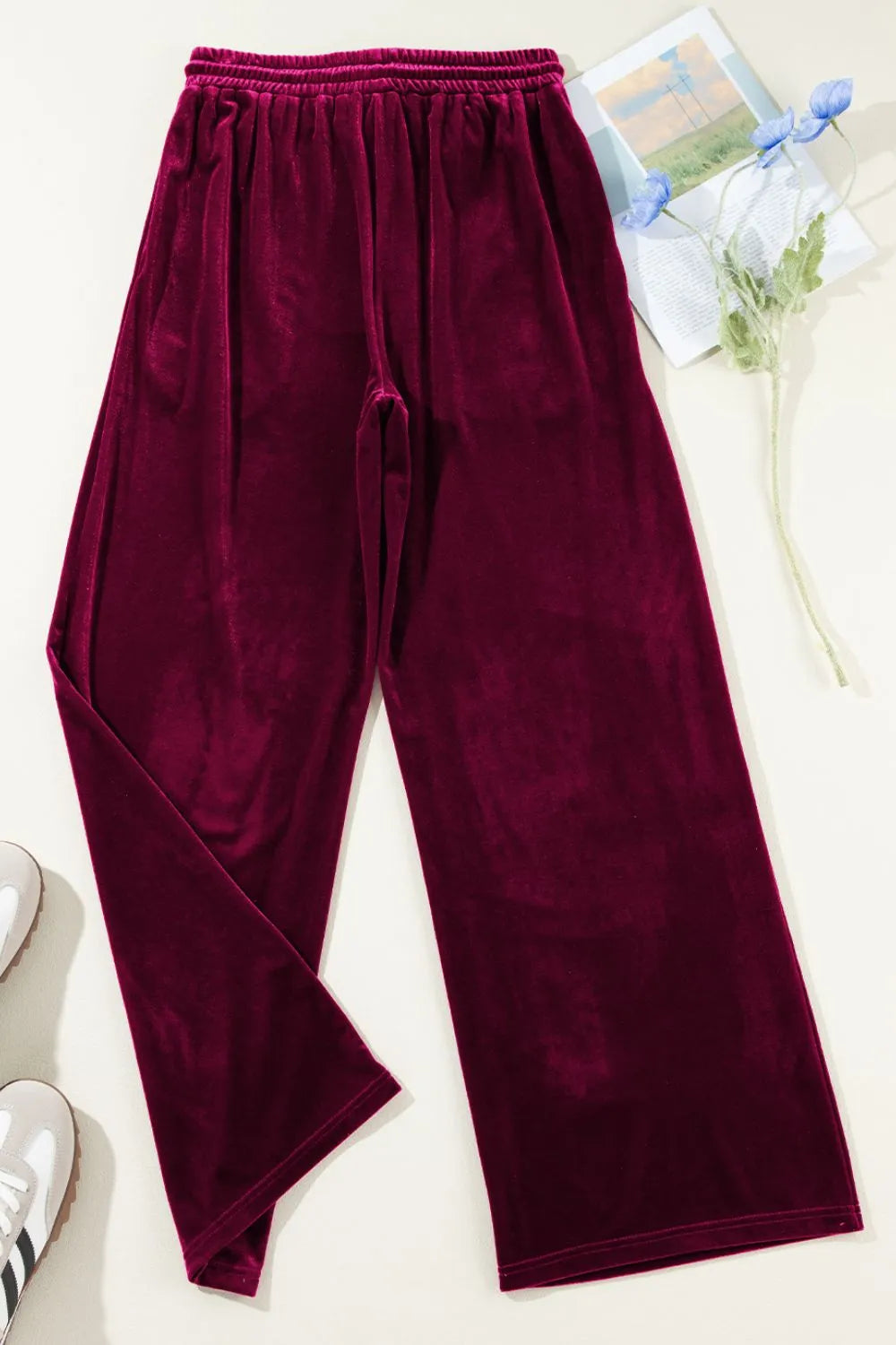 Stretchy wide leg active pants fabric detail