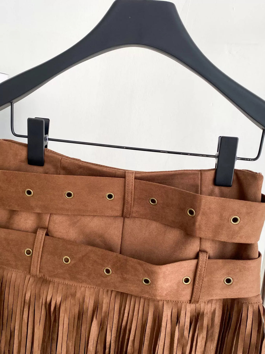 Short tassel skirt full styled look
