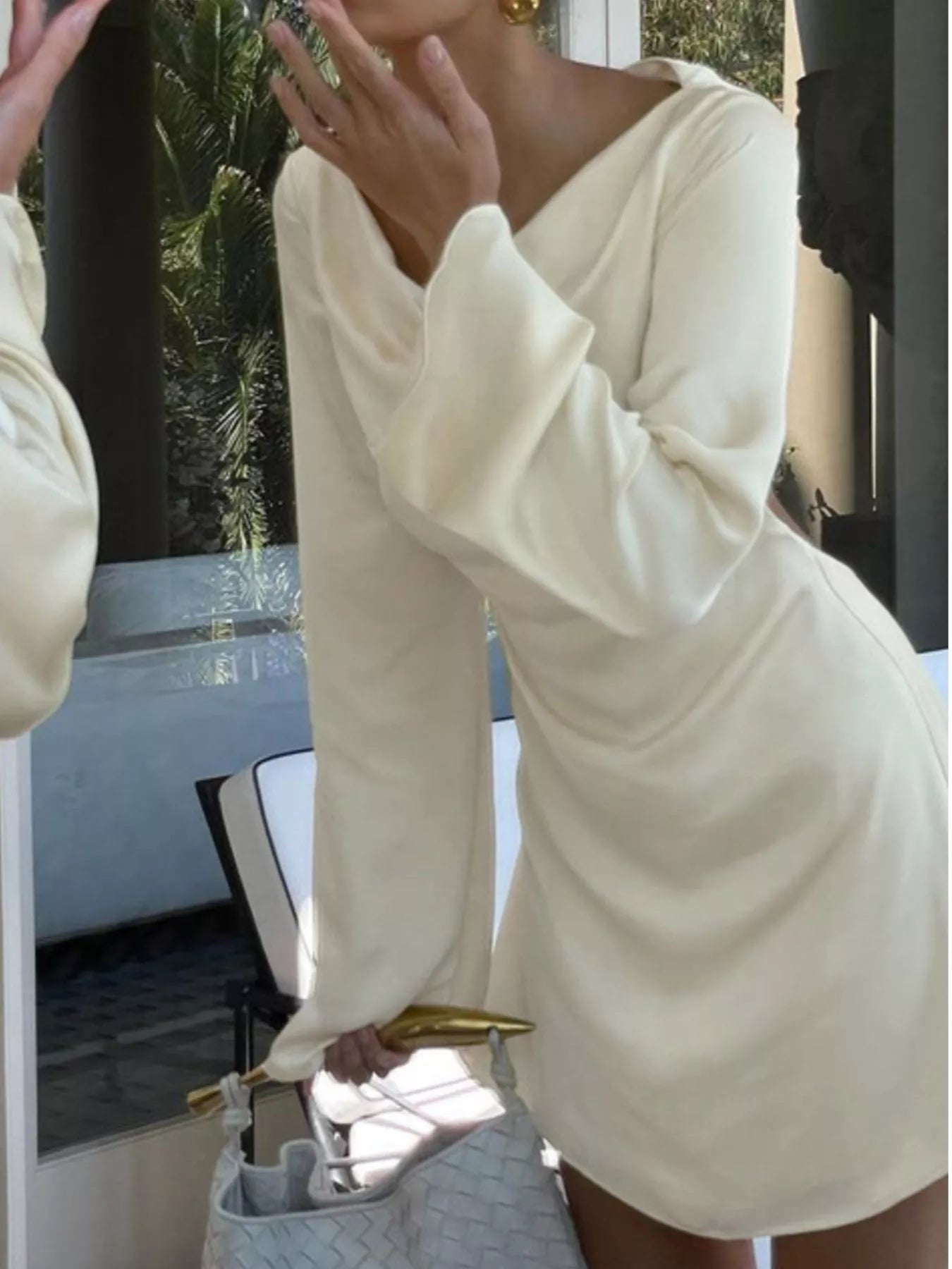 Long sleeve backless dress side view