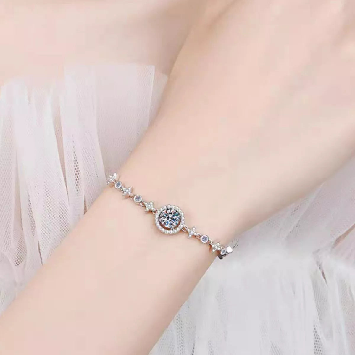 Moissanite silver bracelet detail of brilliant stone