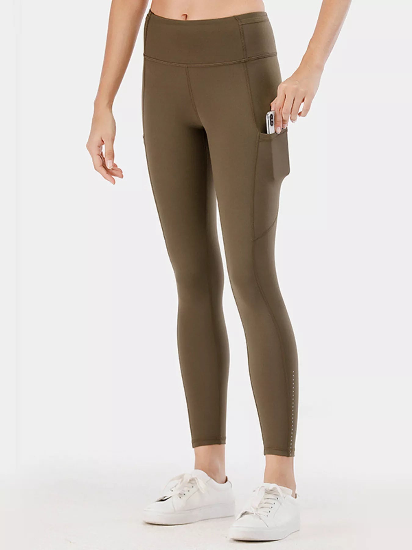 High waisted active leggings with pockets front view