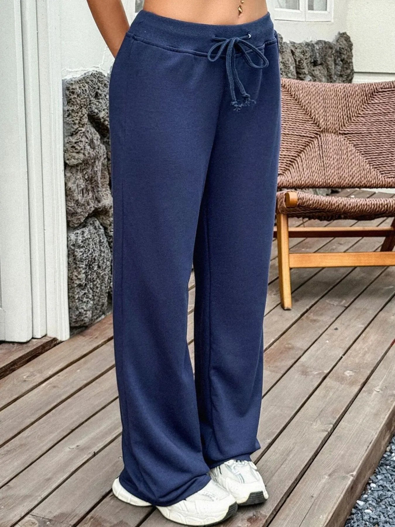 Wide leg active pants side view on model