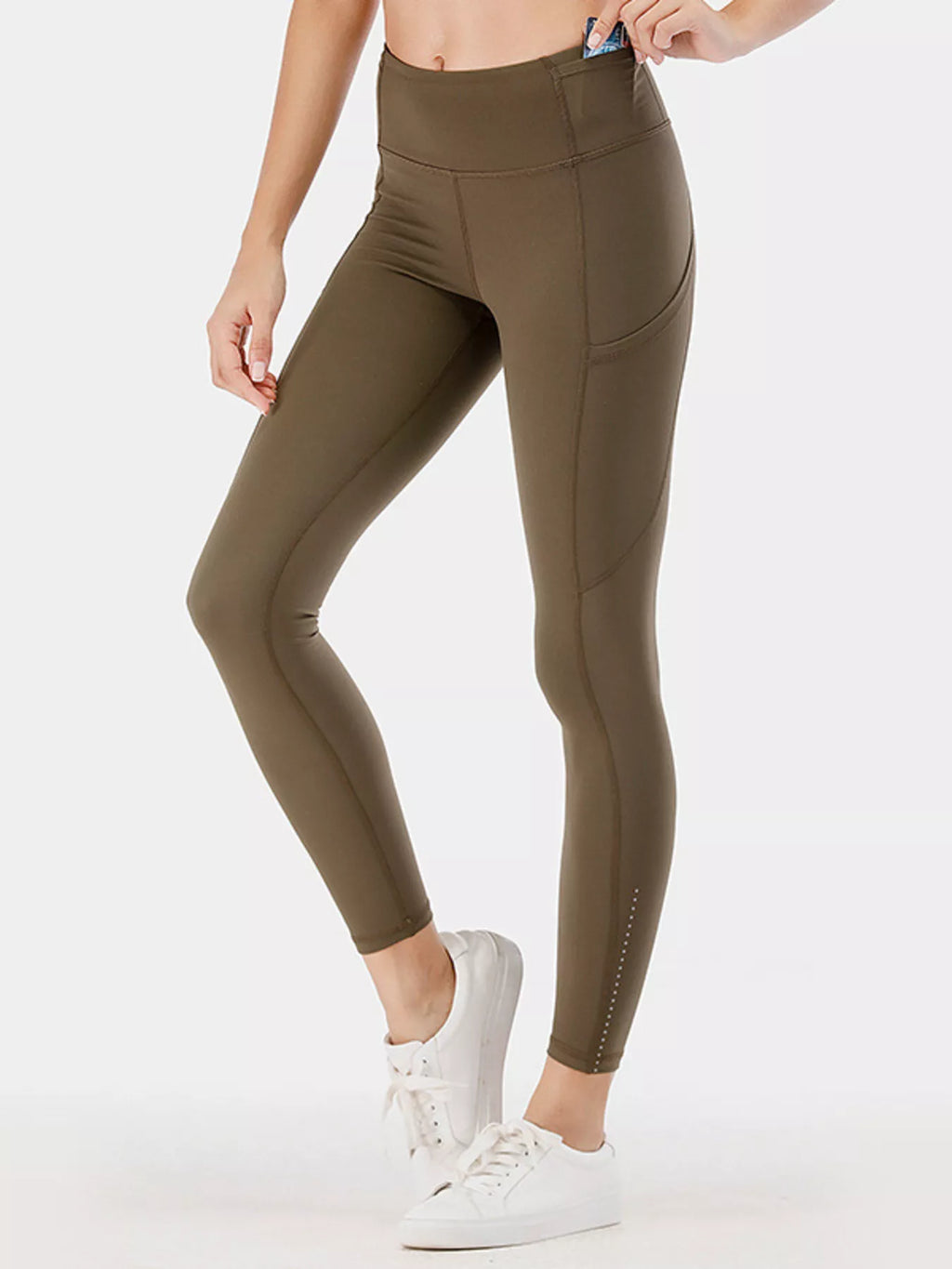 Active leggings side pocket detail