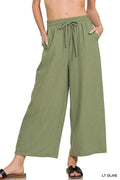 Elastic waist cropped pants side view
