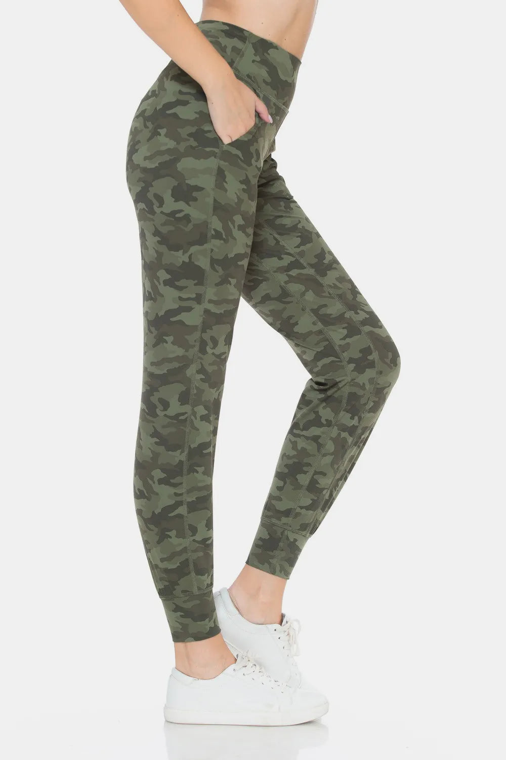 Camouflage high waist leggings front view
