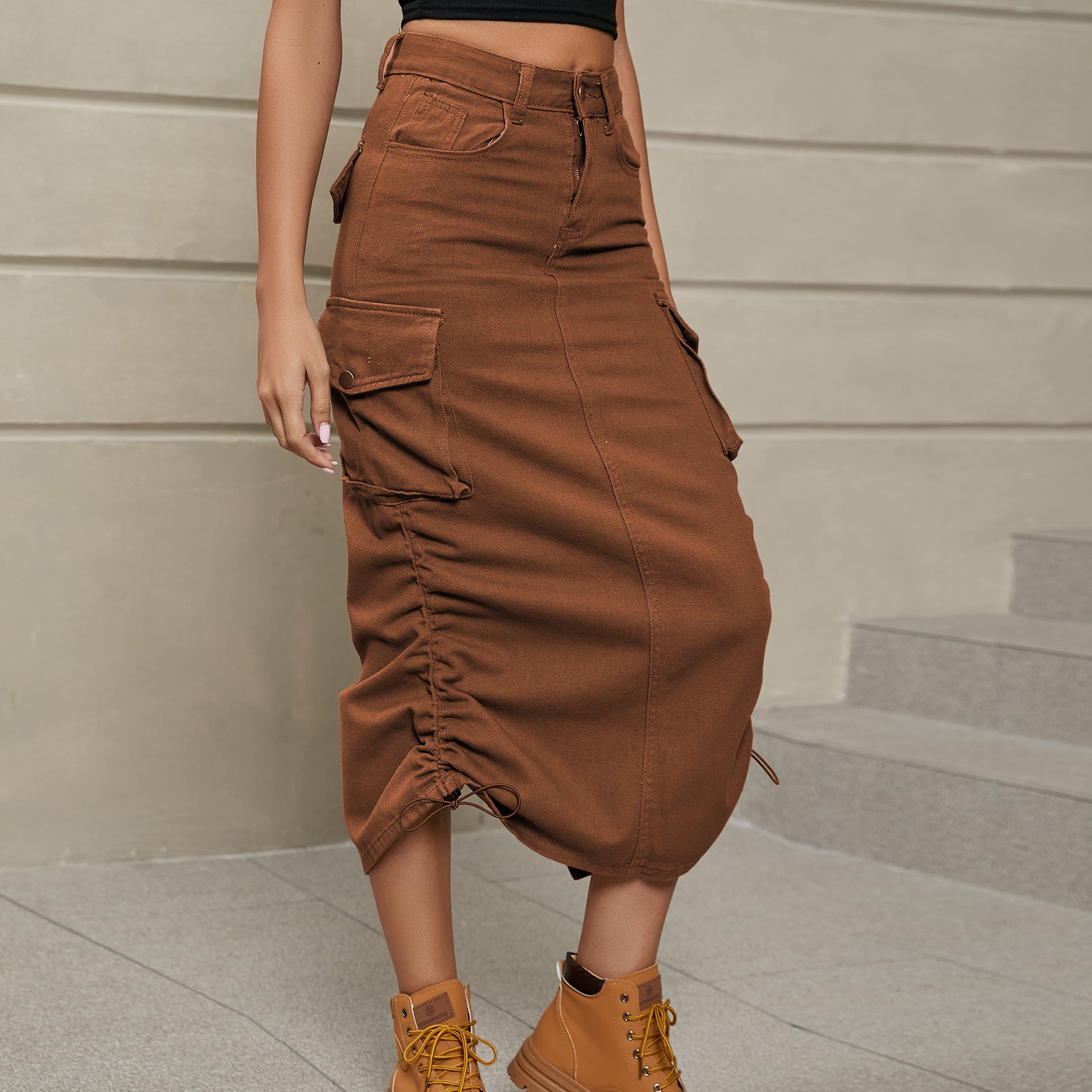 Ruched skirt pocket detail