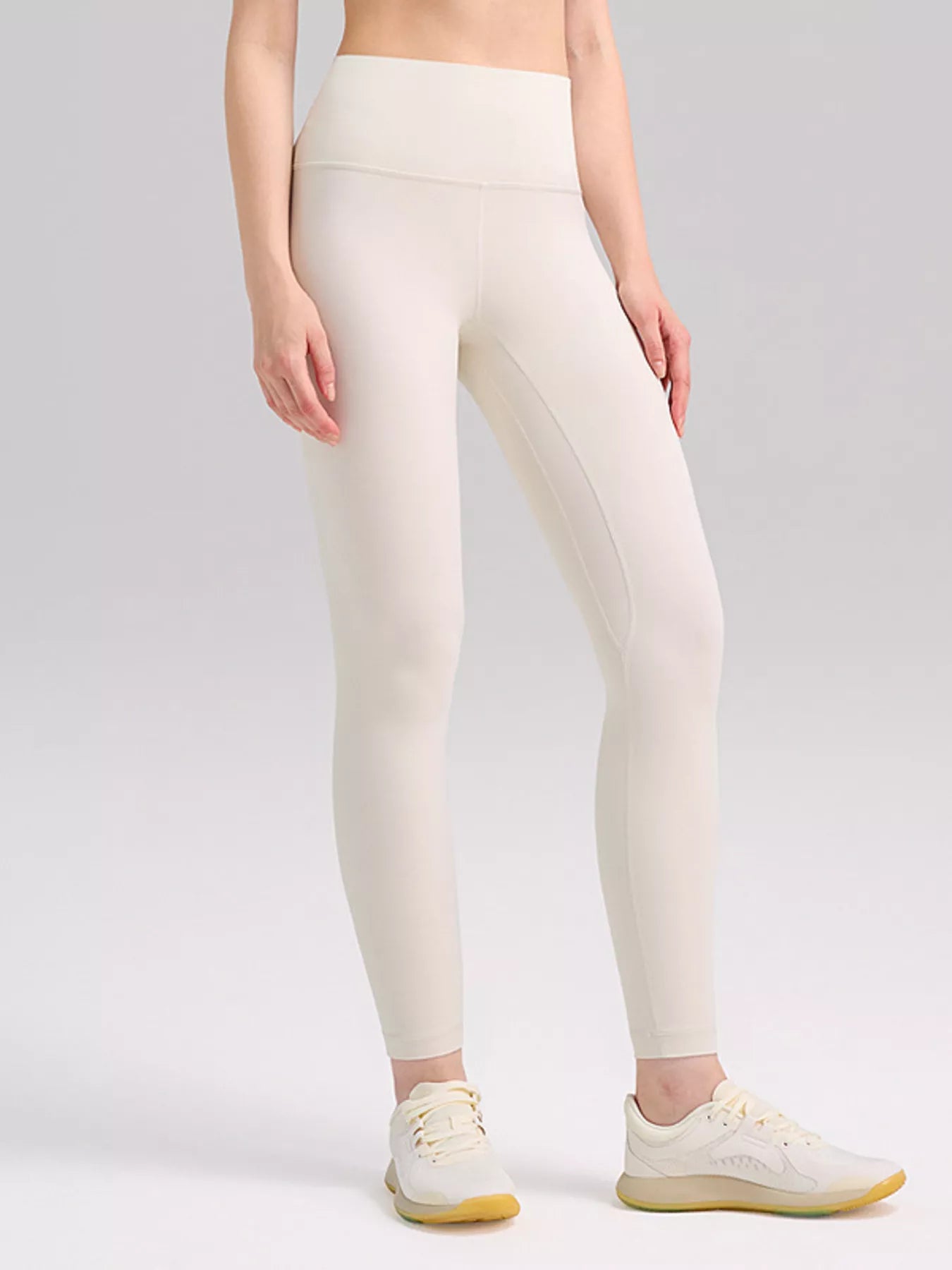 High waisted seamless active leggings front view