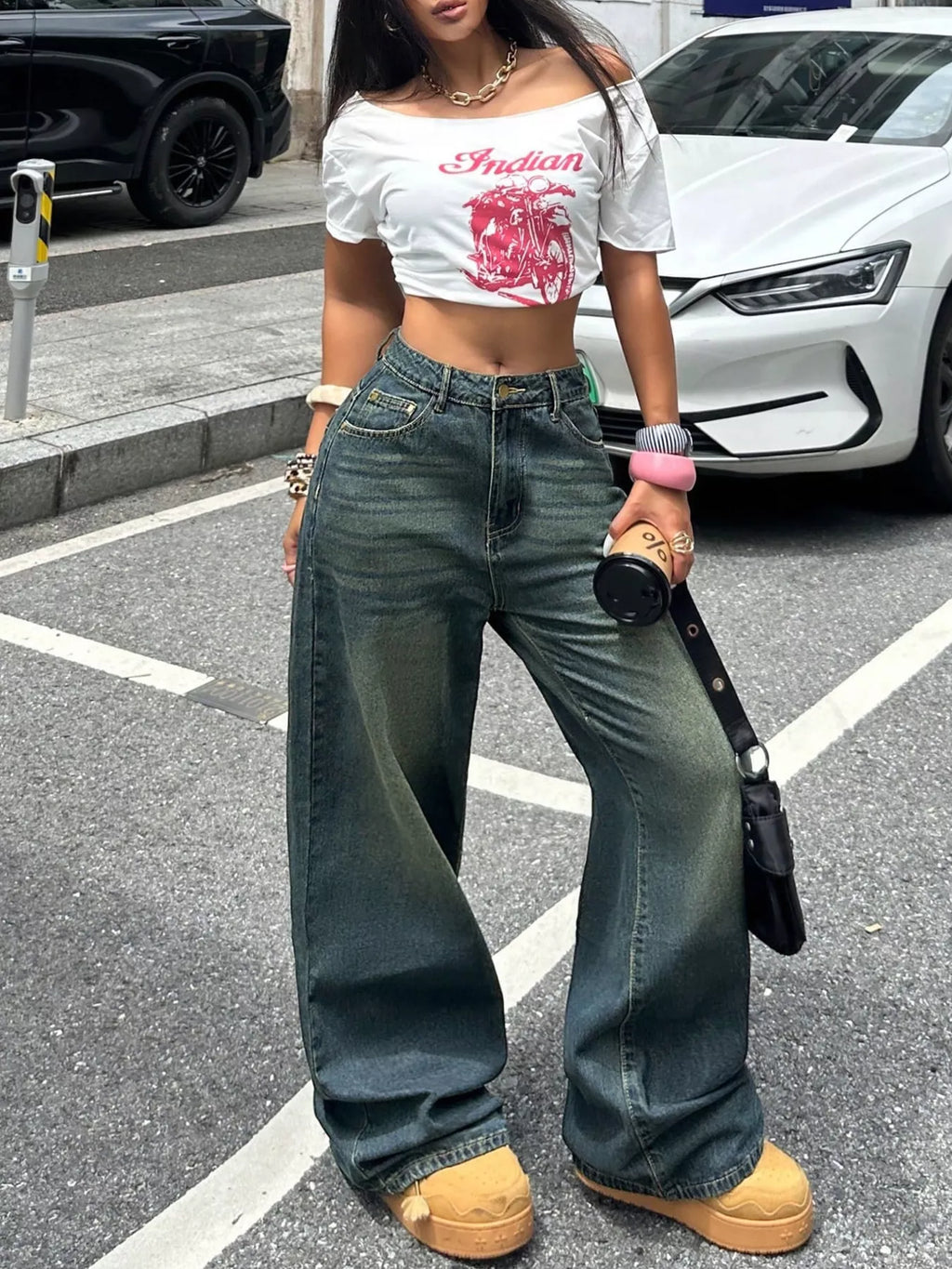 Vintage wash wide leg jeans fabric and pocket detail