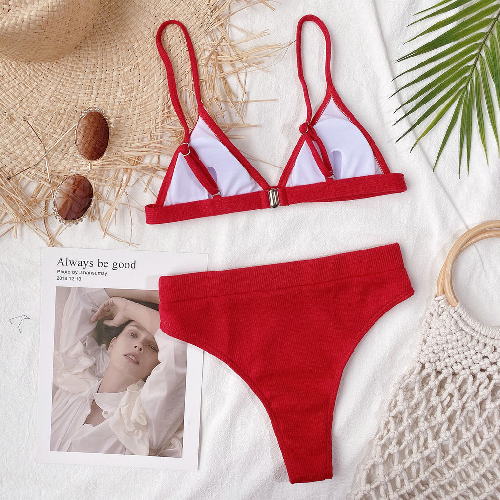 Ribbed bikini set model beach shot