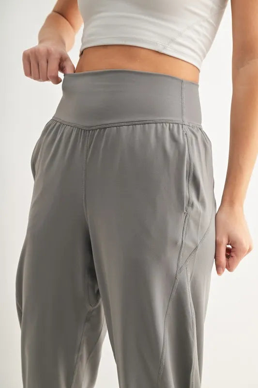 Flowbarrel active leggings back view