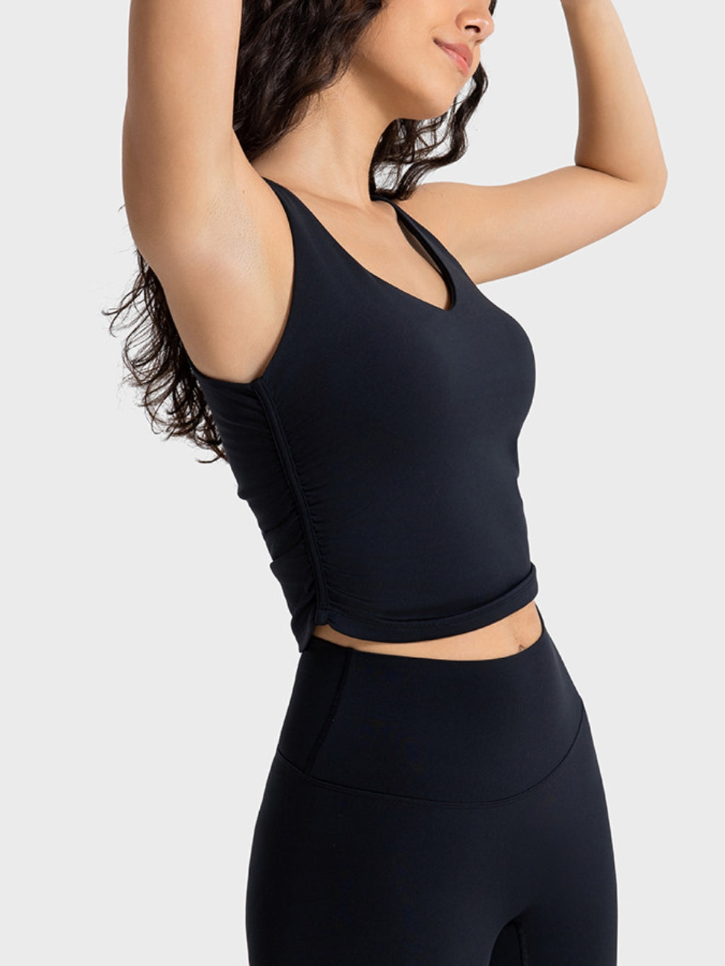 Cropped sport tank fabric and hem detail