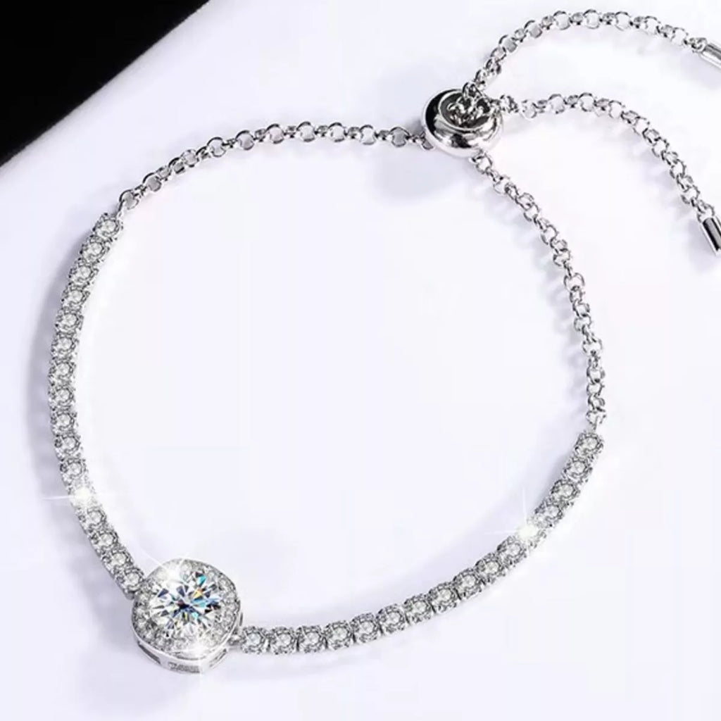 1 carat moissanite silver bracelet close up