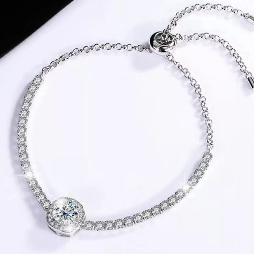 1 carat moissanite silver bracelet close up