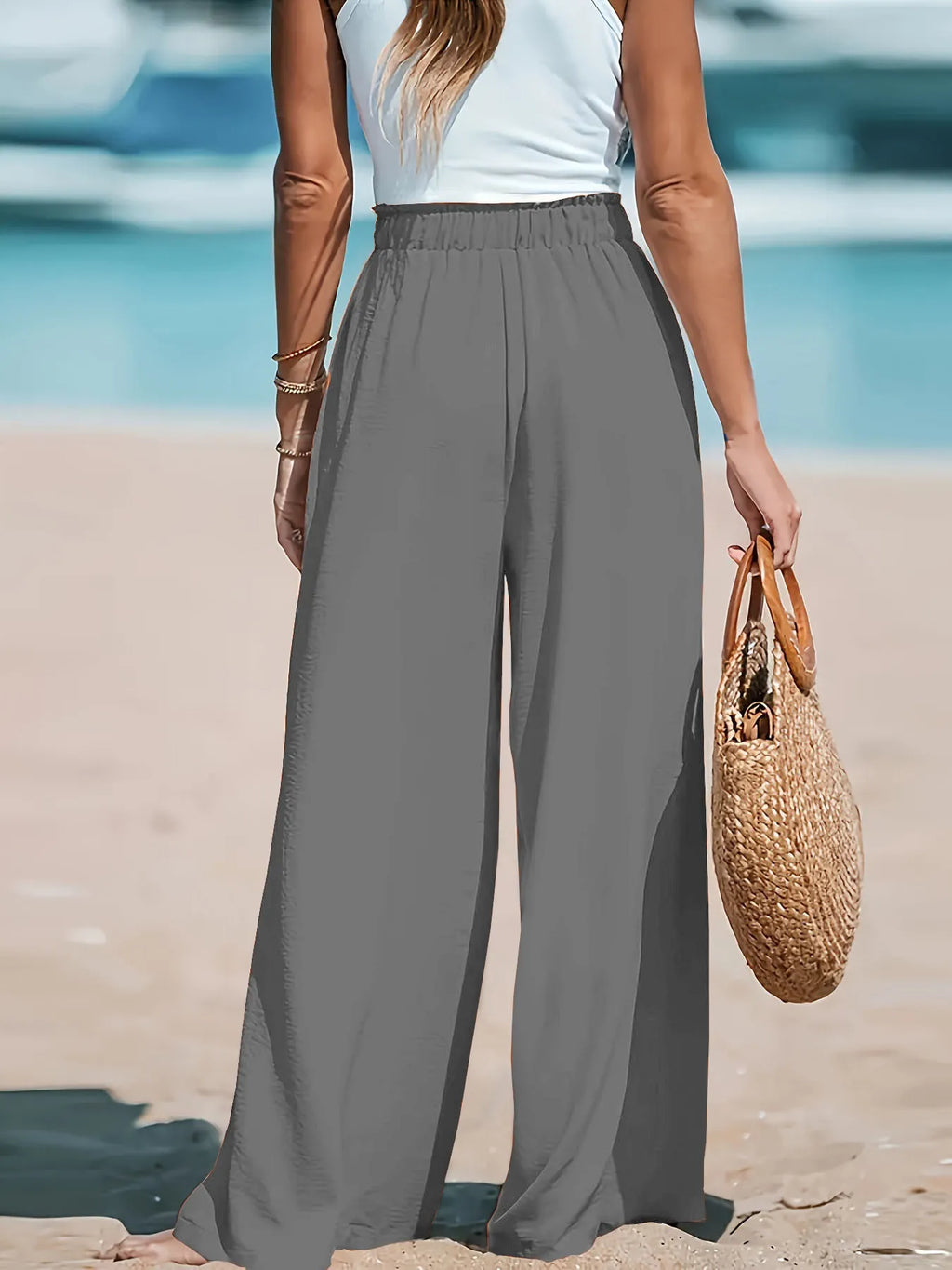 Drawstring waist pants leg detail