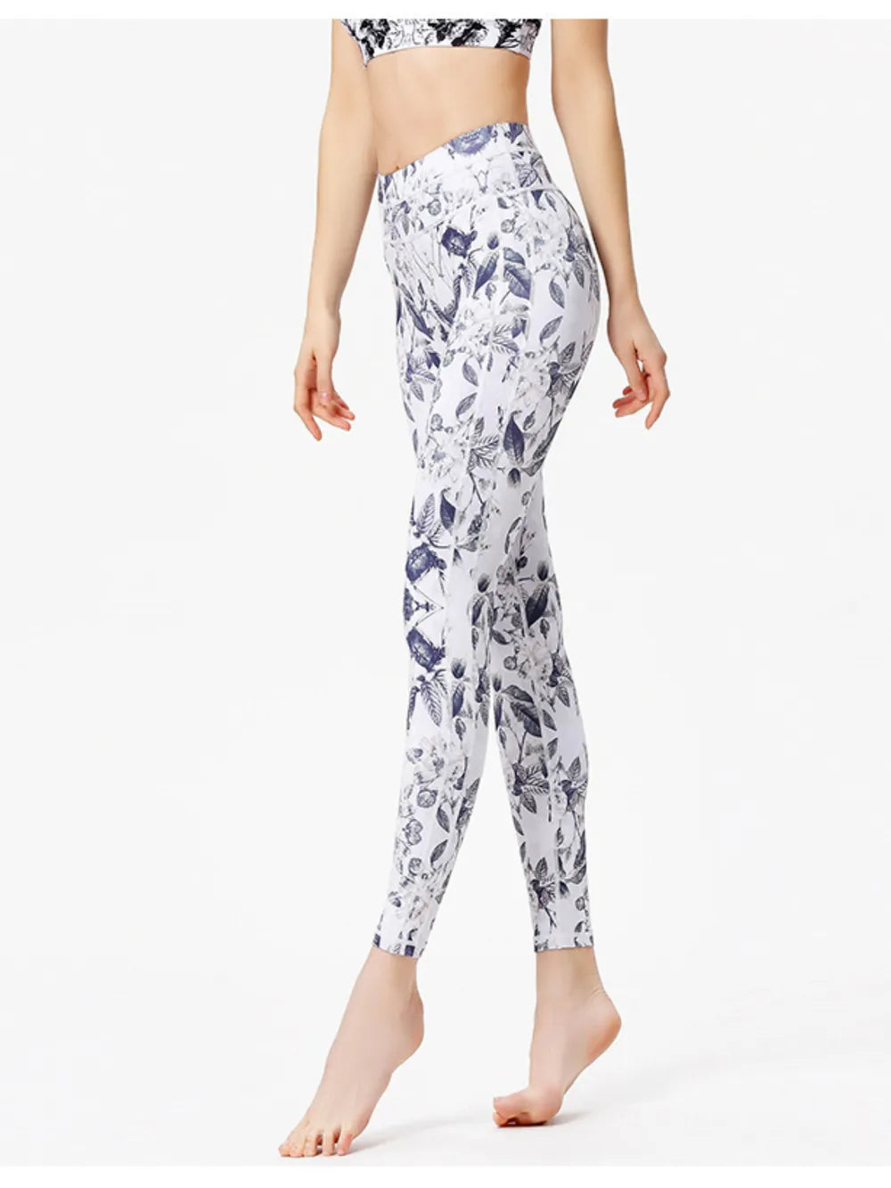 Printed gym leggings close up print detail
