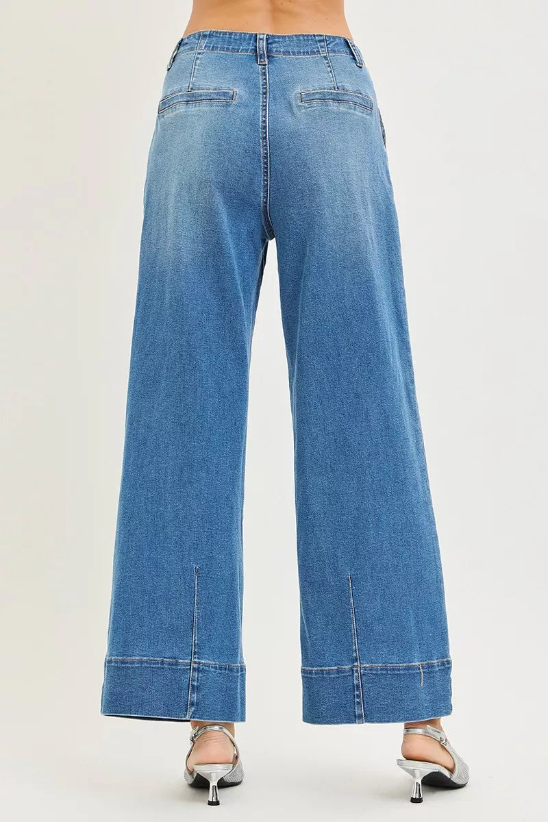 Slouchy wide leg silhouette of RISEN jeans