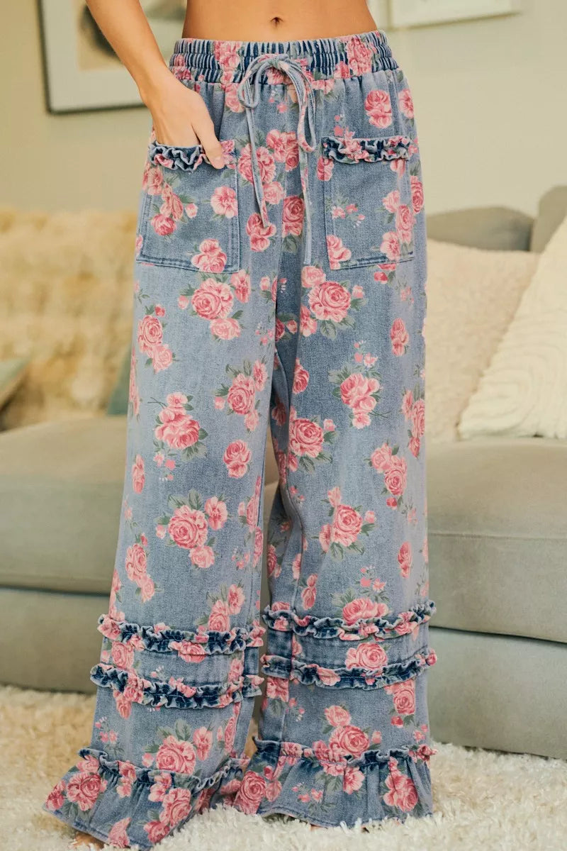 Ruffle elastic waistband detail on floral denim pants