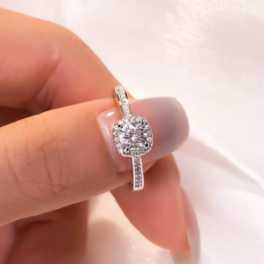 925 sterling silver moissanite ring side view