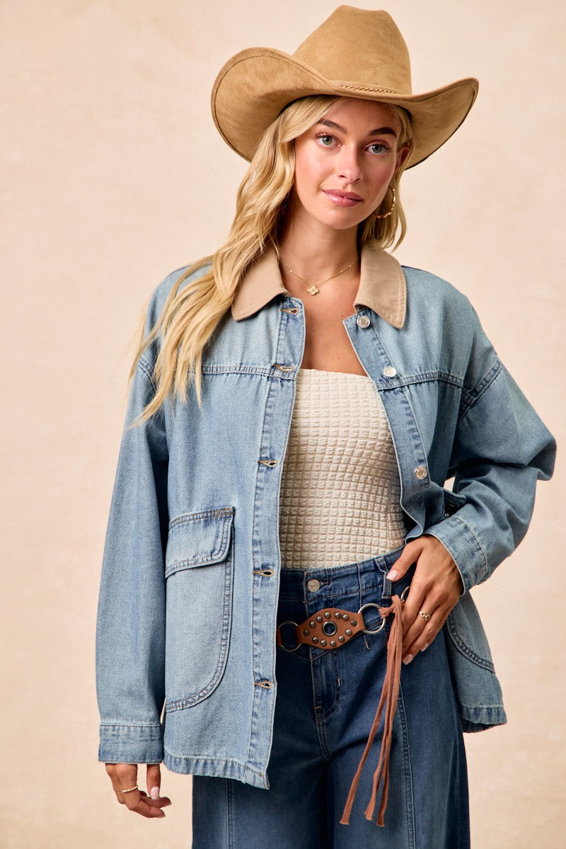 Contrast collar detail on washed denim jacket