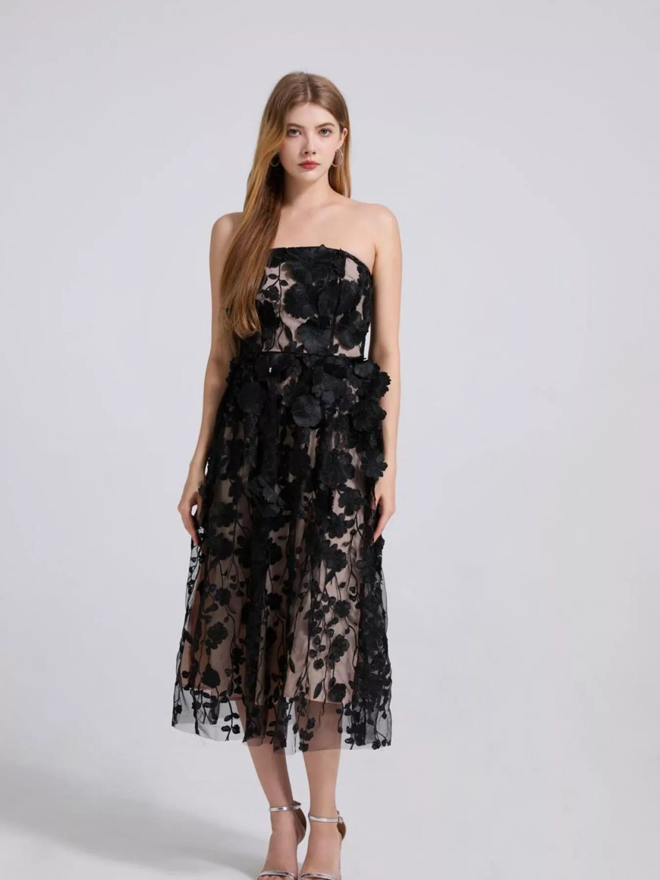 Strapless midi dress detail of lace applique