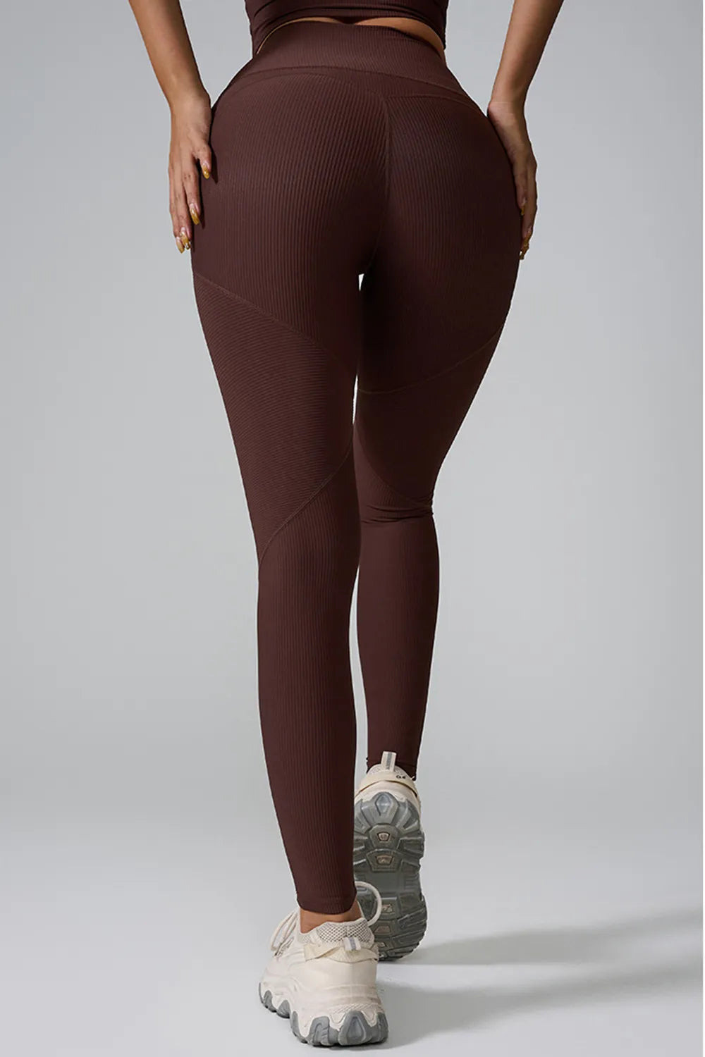 Active leggings in brown