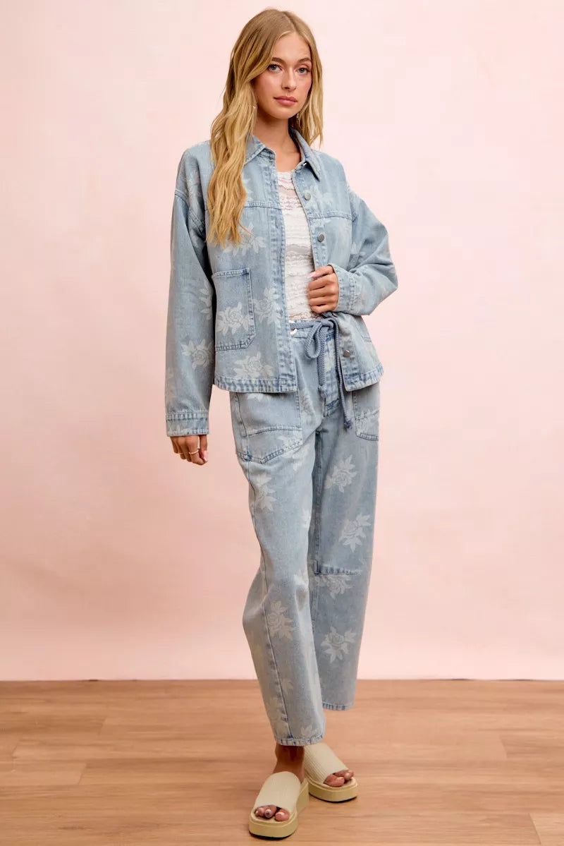 Denim jacket relaxed fit on model