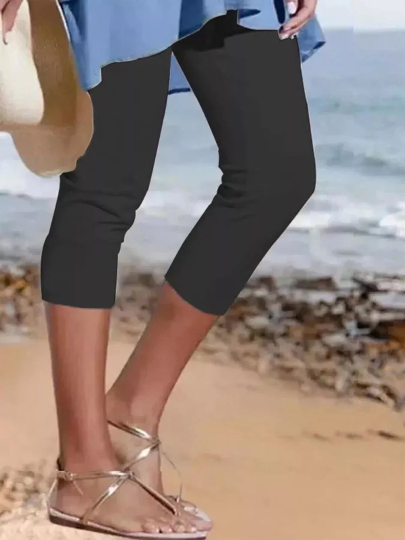 Cropped casual leggings front view in black